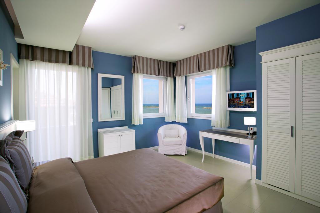 Hotel Nettuno 체제나티코 외부 사진